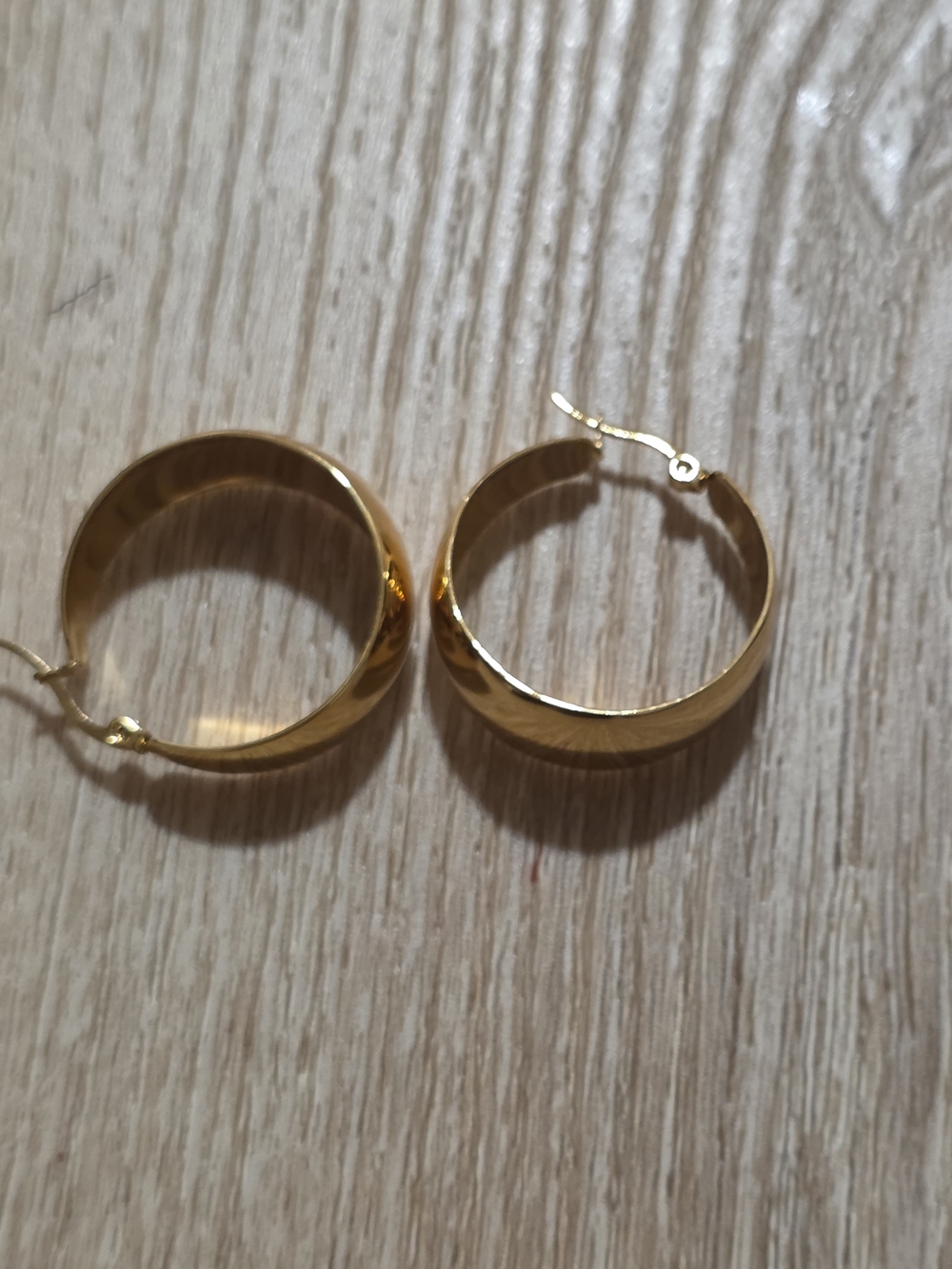 Vintage Classic Gold Hoop Earrings - Polished Gold Finish